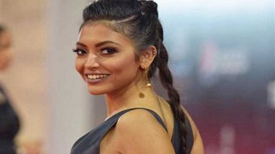 بعد الفيشاوي.. فنانة تعلن إصابتها بالسرطان في القاهرة السينمائي