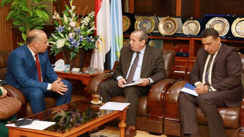 محافظ كفرالشيخ يبحث