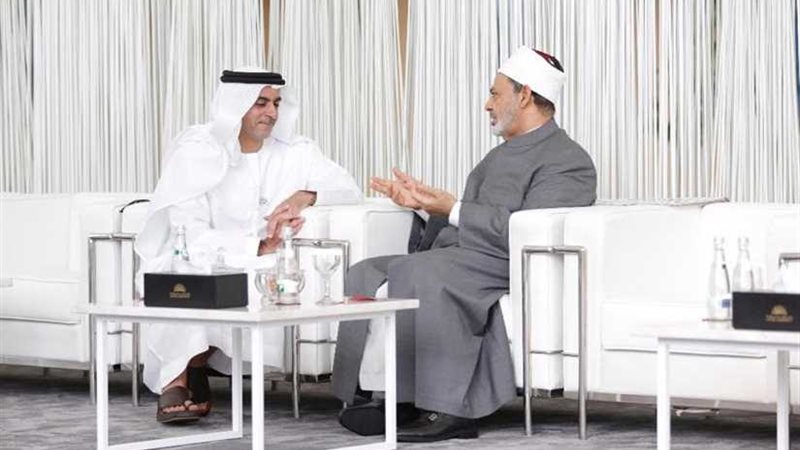 الإمام الأكبر يلتقي