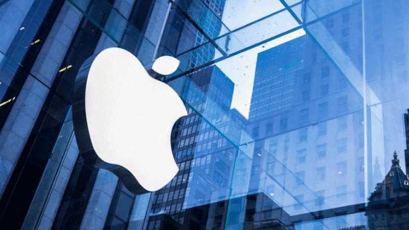 “أبل” توقف خطوط إنتاج