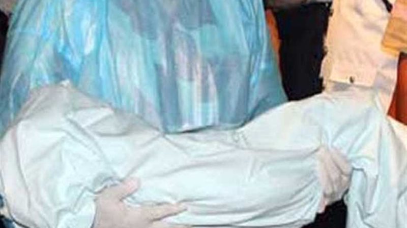 مصرع طفل صعقا بكهرباء