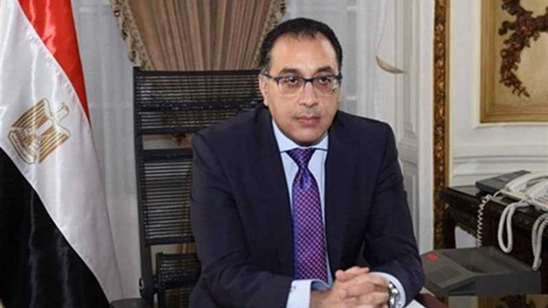 رئيس الوزراء يستعرض