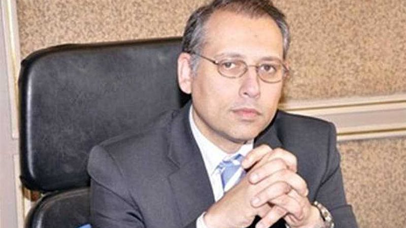 سفير مصر ببيروت يبحث
