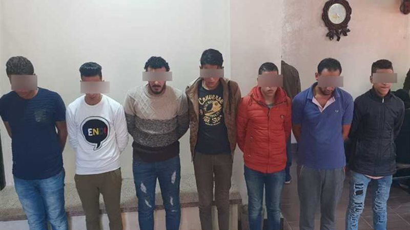 القبض على 7 لمعاكستهم