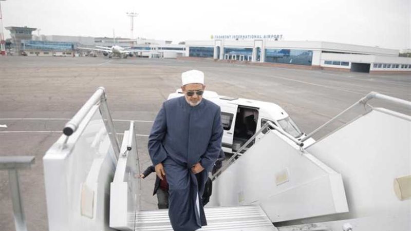 شيخ الأزهر يغادر