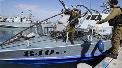 بحرية الاحتلال الإسرائيلي تعتقل 3 صيادين فلسطينيين قبالة سواحل غزة