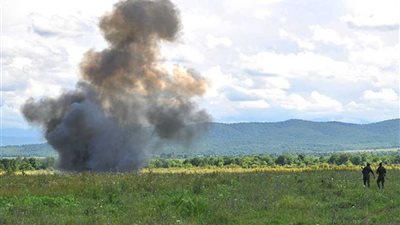 إصابة 4 أشخاص في انفجار لغم أرضي بإقليم 