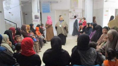 قافلة طبية تفحص 1098 مواطنا بقرية غياضة ببني سويف