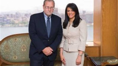 وزيرة السياحة تلتقي المذيع الأمريكي بيتر جرينبرج