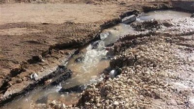 كسر مفاجئ بخط صرف صحي بالمعادي وانقطاع المياه