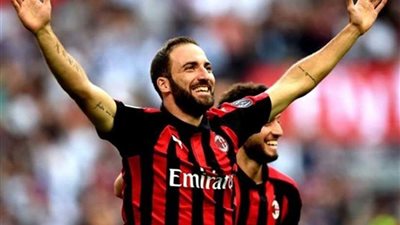 رفض استئناف هيجوايين على الإيقاف مباراتين بسبب الطرد أمام يوفنتوس