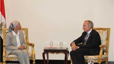 وزيرة البيئة تبحث سبل التعاون مع السفير الدنماركي لتوحيد الرؤى