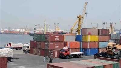 إغلاق بوغازي الإسكندرية والدخيلة لسوء الأحوال الجوية