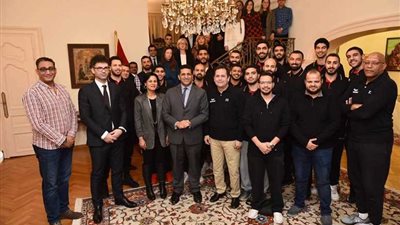 سفير مصر في بلجراد يستضيف المشاركين الصرب في النسخة الثانية من منتدى شباب العالم