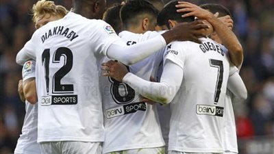 فالنسيا يفوز على رايو فاييكانو بثلاثية نظيفة في الدوري الإسباني