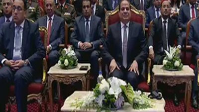 الرئيس السيسي يشهد فيلمًا تسجيليًا عن قطاع الاتصالات وتكنولوجيا المعلومات (فيديو)