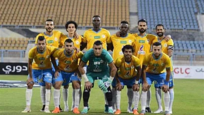 الإسماعيلى يصل مطار