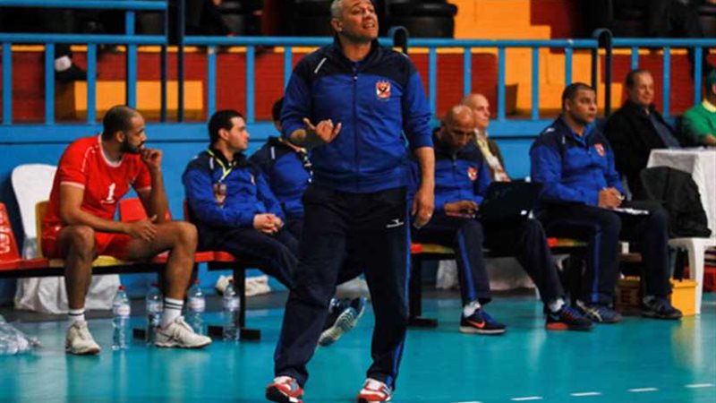 مصيلحي يمنح طائرة