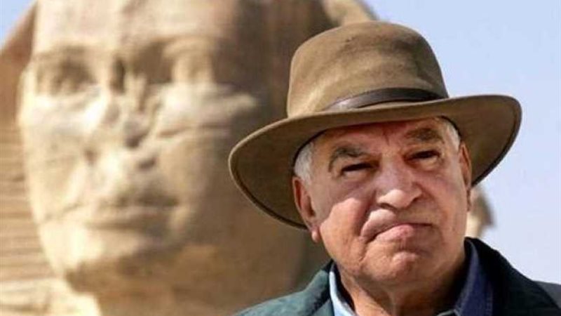 زاهي حواس يروج للسياحة