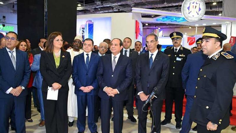 الرئيس في افتتاح