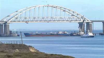 تصعيد روسي أوكراني.. احتجاز سفن وتحريك مقاتلات و