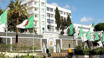 الدفاع الجزائرية: اكتشاف مخبأ به 41 قذيفة مضادة للدبابات جنوب البلاد