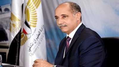 وزير الطيران يهنئ 