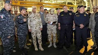 وزير الدفاع ونظيراه اليوناني والقبرصي يشهدون المرحلة الرئيسية للتدريب المشترك 