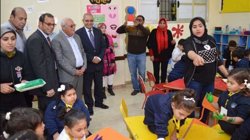 الغضبان يتفقد المدرسة