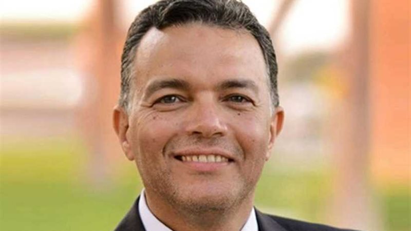 عرفات يوجه باستمرار