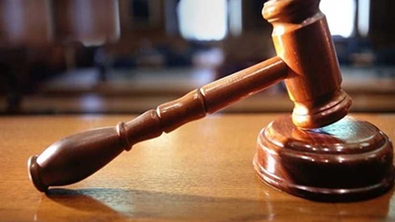 حبس 3 إداريين 5 سنوات