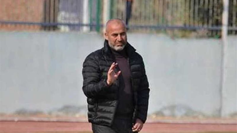 استقالة هشام زكريا