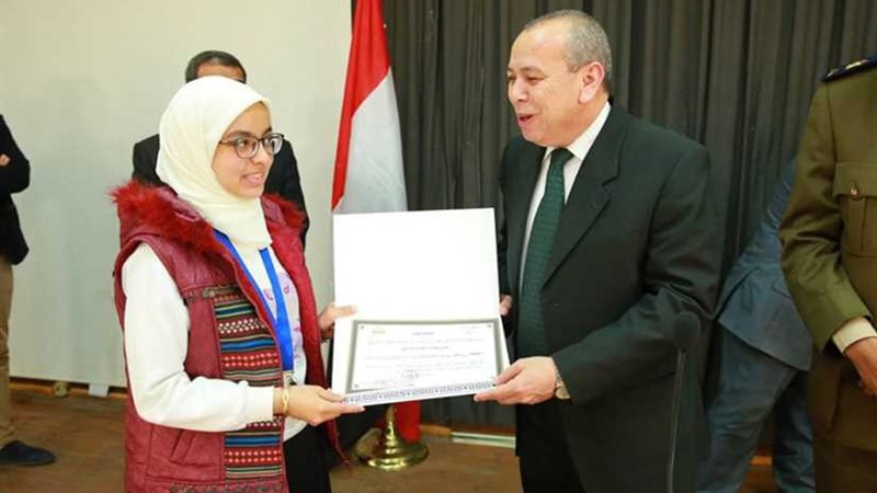 محافظ كفر الشيخ يكرم