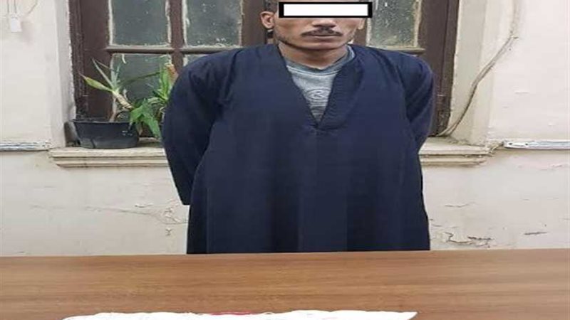 عامل يقتل زوجته بـسكين