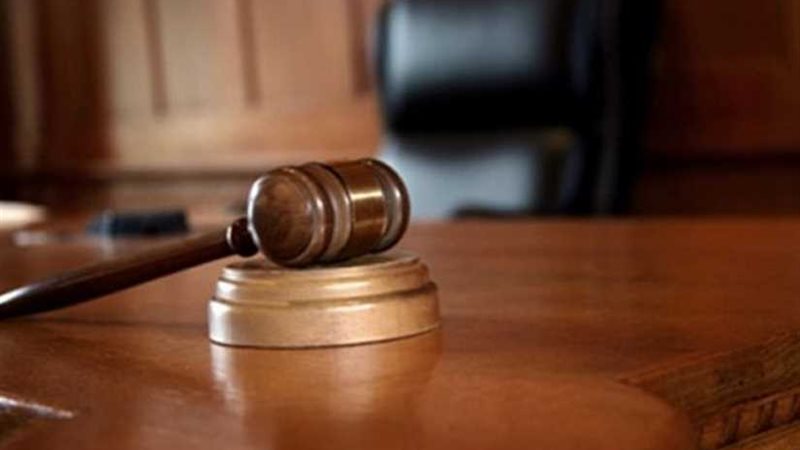 سنة سجنًا لـ 99 شخصا