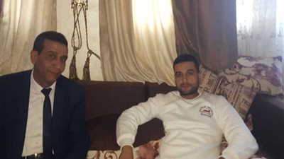 وكيل وزارة الطب البيطري يزور الطبيب المعتدى عليه في مجزر دمنهور