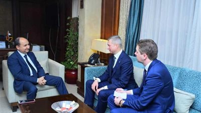 وزير التجارة يبحث مع نظيره البيلاروسي تعزيز العلاقات بين البلدين
