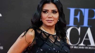 أول بلاغ للنائب العام ضد رانيا يوسف بسبب فستانها