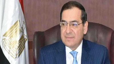 وزير البترول يبحث مع السفير الروماني سبل تعزيز التعاون المشترك