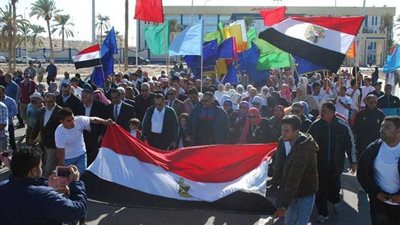 بالصور.. محافظ شمال سيناء يطلق إشارة بدء 