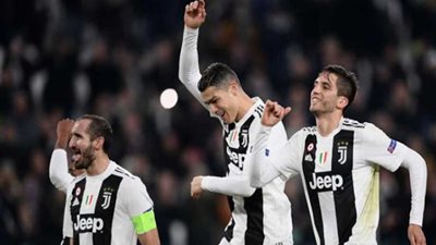 يوفنتوس يفوز على فيورنتينا بثلاثية نظيفة