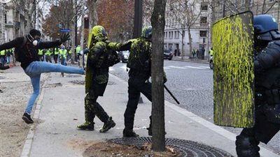 ماكرون: العنف والتخريب غير مبرر ومن قاموا به يسعون للفوضى