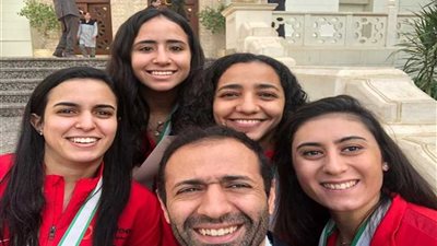 الرئيس السيسي يمنح الأوسمة لمنتخبي الإسكواش وكرة القدم للسيدات ..صور