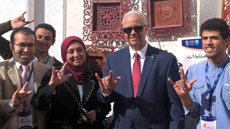 بالصور.. افتتاح معرض