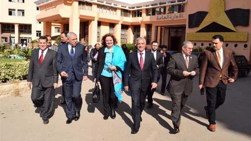 وفد وزاري يتفقد مركز