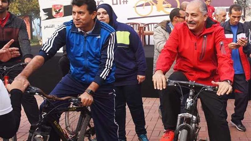 وزير الشباب يشارك