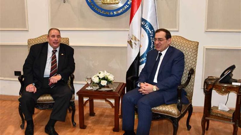 وزير البترول والسفير