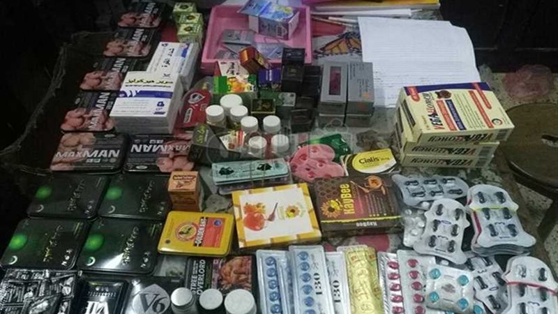 غلق صيدلتين وضبط