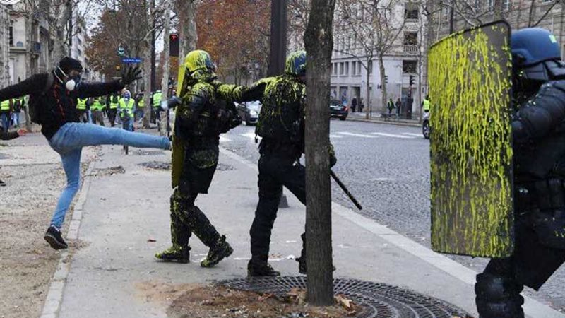 ماكرون: العنف والتخريب