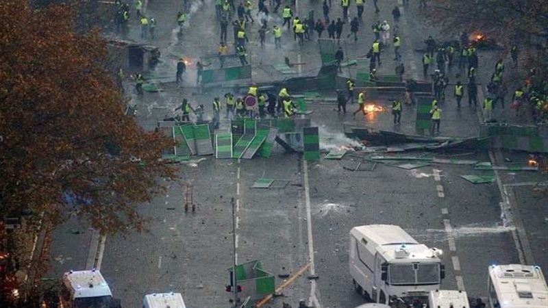 شرطة باريس: إصابة